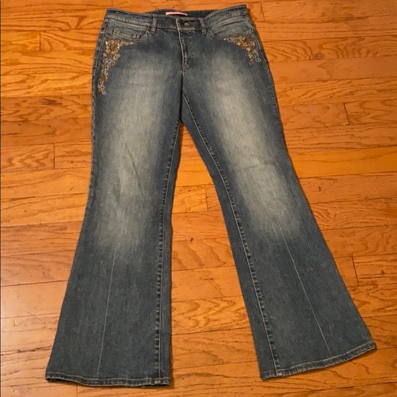 Gianni Bini Denim - PRE-OWNED WOMEN’S GIANNI BINI FLARE LEG JEANS